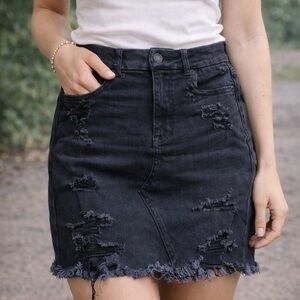 American Eagle Black Distressed Denim Mini Skirt Size 0 Stretch Frayed Hem